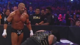 Watch Roman Reigns vs Triple H - WWE World Heavyweight Title Match : WrestleMania 32 Video