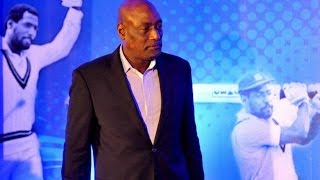 Watch Viv Richards Backs Darren Sammy in Dispute With West Indies Cricket Board Video
