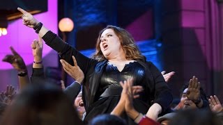 Watch Melissa McCarthy CROWD SURFS Her Way to Comedic Genius Award at 2016 MTV Movie Awards Video