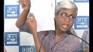 Watch AAP Leader Addresses Media on Imp Political Leaders/union Minister links in Panama Papers Video