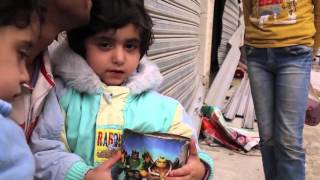 Watch Palmyra Residents Salvage What They Can Video