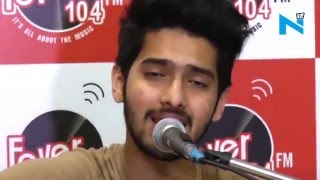 Watch Soulful acoustic version of 'Main Rahoon Ya Na' by Armaan Malik Video