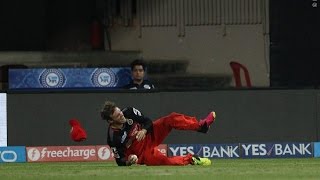 Watch AB DE VILLIERS OUTSTANDING CATCH - RCB VS MI - IPL 2016 - MATCH 41 Video