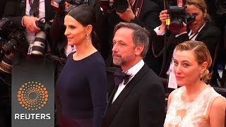 Watch Stars from "Ma Loute" walk the red carpet at Cannes. Video