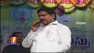 Watch Minister Devineni Uma Warns Neeru Chettu officials for slow works Rajahmundry iNews Video