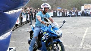 Watch Salman Khan Bike STUNTS On Suzuki Gixxer In Mumbai Video
