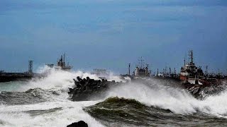Watch Cyclone ROANU hits Andhra Pradesh, Odisha, high alert issued Video