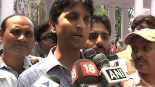 Watch Massive Protest Against Modi Govt  for not acting Against Sonia Gandhi in Helicopter Scam Video