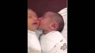 Watch whatsapp funny video - Baby cry Video