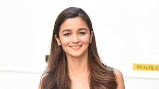 Watch Alia Bhatt - Secret Revil | Sanjay Dutt | Kareena Kapoor & Shahrukh Khan New Movie | Bollywood Cafe Video