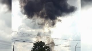 Watch Navy Blue Angels Jet Crashes, Killing Pilot Video