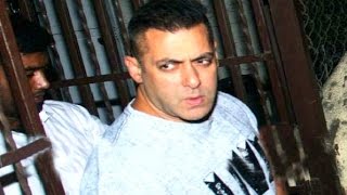 Watch VIDEO Salman Khan Angry Look To Media Outside Sultan Dubbing Studio! Video