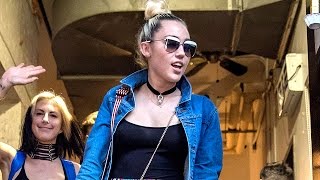 Watch Miley Cyrus Flaunts Diamond Ring Out With Liam Hemsworth Video