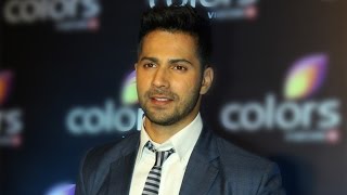 Watch Varun Dhawan - Hockey Player Dhyanchand | Lisa Haydon | Kalki Koechlin | Bollywood Cafe Video