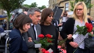Watch Labour colleagues lay flowers in tribute to Jo Cox Video