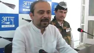 Watch AAP Press Brief by Delhi AAP convenor Dilip Pandey on RaghuRam Rajan Exit as RBI governor Video