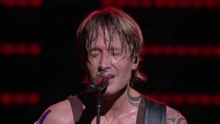 Watch Keith Urban pays tribute to Orlando victims with U2's 'One.' (June 19) Video