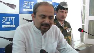 Watch AAP Delhi Convener Briefs Media on the RaghuRam Rajan issue Video
