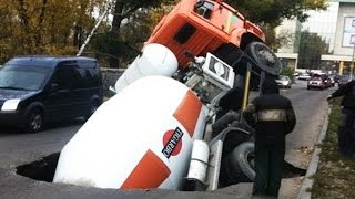 Watch ULTIMATE TRUCK CRASHES COMPILATION Video