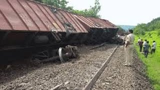 Watch Heavy Rains Disrupt Train Services Along Ahemadabad-Mumbai Route Video