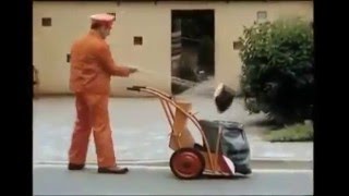 Watch whatsapp funny videos india waiting to grab 1000 dollar Video
