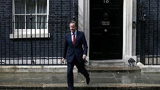 Watch Cameron chairs last cabinet meeting Video