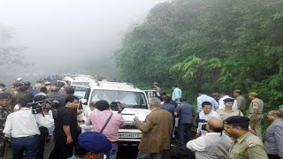 Watch President Mukherjee's escort car meets with accident in Darjeeling Video