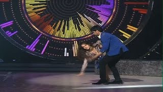 Watch Bigg Boss fame Nora Fatehi escapes bad fall on stage Video