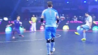 Watch Ryan Giggs and Michel Salgado Fails Penallty Kicks India Premier Futsal Final Mumbai vs Kochi 1-1 Video