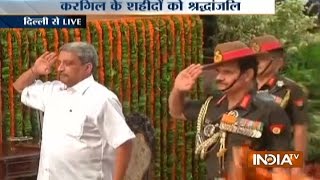 Watch Kargil Vijay Diwas: Defence Minister, Army Chiefs Pay Homage to Kargil War Martyrs Video