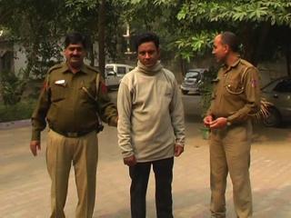 Watch Sir Ganga Ram Hospital Se Farzi Doctor Giraftar (Delhi) Video