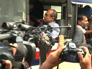 Watch Kejriwal Tere Shasan Me . . . 'Jan-Lokpal' Reh Gaya Bhashan Me ! (Delhi) Video