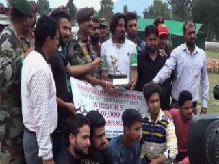 Watch à¤®à¥‡à¤œà¤° à¤°à¥‹à¤¹à¤¿à¤¤ à¤¶à¤°à¥à¤®à¤¾ à¤•à¥‹ 18à¤µà¥‡à¤‚ à¤¶à¤¹à¥€à¤¦à¥€ à¤¦à¤¿à¤µà¤¸ à¤ªà¤° à¤¦à¥€ à¤¶à¥à¤°à¤¦à¤¾à¤‚à¤œà¤²à¥€ Video