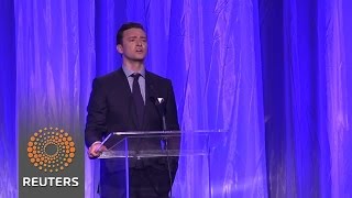 Watch Stars turn out for HFPA  fundraising gala Video