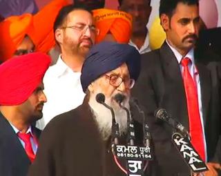 Watch sukhbir ne layi bijli ki baad- badal Video
