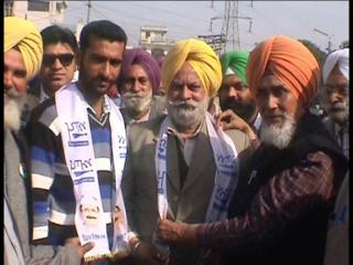Watch 32 à¤¸à¤¾à¤² à¤ªà¥à¤°à¤¾à¤¨à¥‡ à¤•à¤¾à¤‚à¤—à¥à¤°à¥‡à¤¸à¥€ à¤¨à¥‡ à¤›à¥‹à¥œà¥€ à¤ªà¤¾à¤°à¥à¤Ÿà¥€,'à¤†à¤ª' à¤®à¥‡à¤‚  à¤¶à¤¾à¤®à¤¿à¤² Video