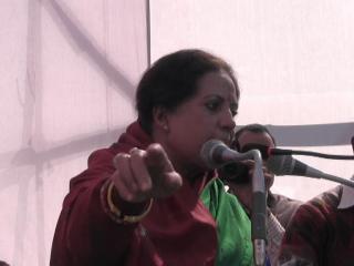 Watch Mandiron ki bajaye redcross me karein daan Video