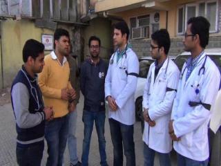 Watch Maange Puri Na Hone Par Rejident Docter Karenge Hadtaal Video