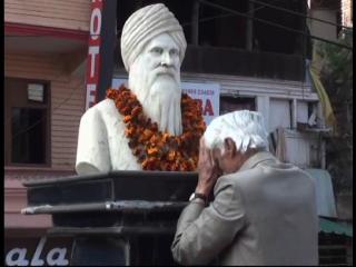 Watch Mandi Vasiyon Ne Bhai Hirda Ram Ko Kiya Naman Video