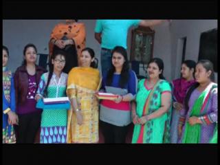 Watch à¤—à¤°à¥à¤² à¤¸à¥à¤•à¥‚à¤² à¤•à¥€ 32 à¤²à¤¡à¤¼à¤•à¤¿à¤¯à¥‹à¤‚ à¤¨à¥‡ à¤•à¤¿à¤¯à¤¾ à¤à¤¸à¤¾ à¤•à¤¾à¤®, à¤•à¤¿ à¤¹à¥ˆà¤°à¤¾à¤¨ à¤°à¤¹ à¤œà¤¾à¤à¤‚à¤—à¥‡ à¤†à¤ª... Video