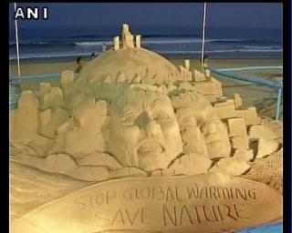 Watch International Sand Art Festival -2015 being held in Puri Video