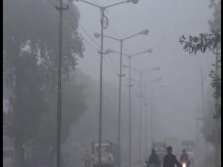 Watch Mausam Ki Pehli Dhund Ne Badhai Vahan Chalak Ki Mushkile Video