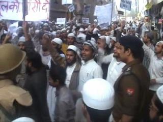 Watch Paigambar Mohammad Sahab Par Abhadr Tippni Ke Aarop Me Kamlesh Tivari Giraftar Video