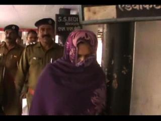 Watch Prem Prasang Ke Chalte Maa Ne Bchchon ko Utara Mout Ke Ghat Video