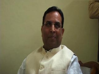 Watch Haryana Ki Mandiyon Me Picnic Manane Aate Hain Vipkshi Dal: Abhimanyu Video
