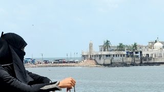 Watch Bombay HC lifts ban on women's entry in Haji Ali Dargah Video