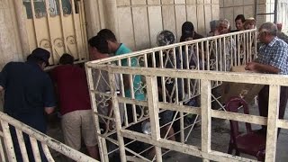 Watch Kitchen distributes food to displaced families in Baghdad Video