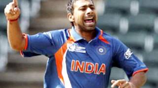Watch Cricketer Praveen Kumar joins SP, may contest a Meerut seat in 2017 UP polls Video