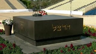 Watch What is the significance of Shimon Peres' burial place? Video