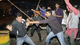 Watch live murder - Gang war - Street fight in India Video